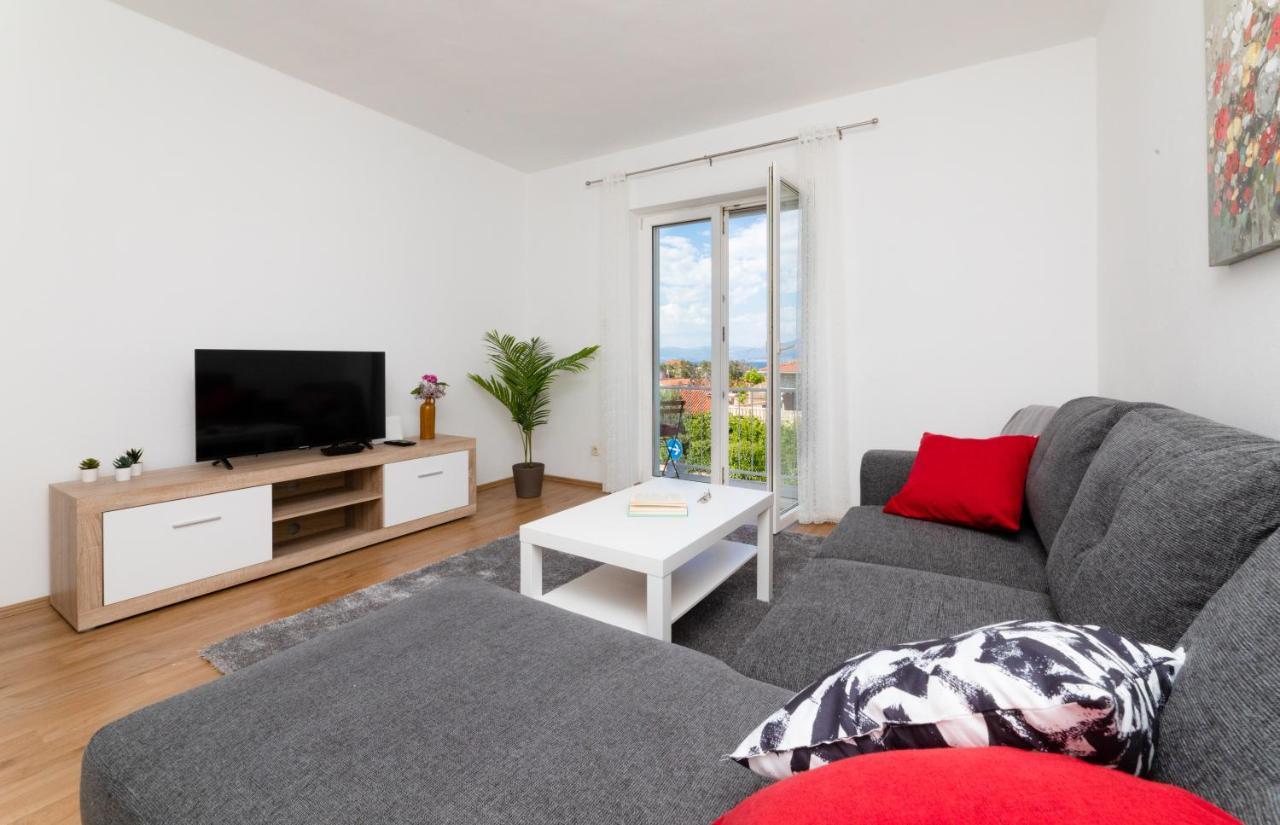Apartment Nona - Center, 150 Meters From The Beach Supetar Exterior foto