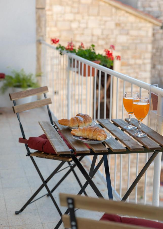 Apartment Nona - Center, 150 Meters From The Beach Supetar Exterior foto