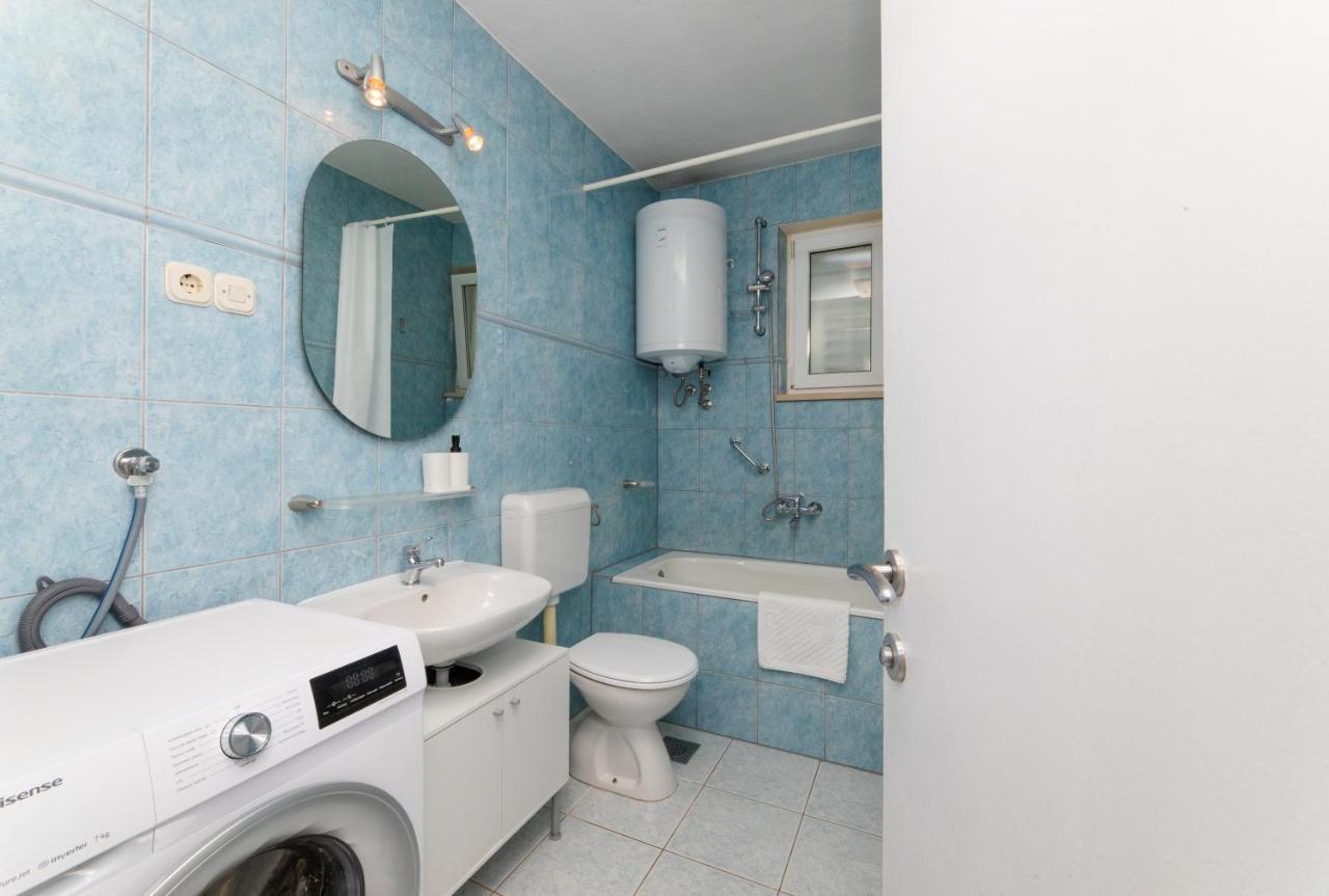 Apartment Nona - Center, 150 Meters From The Beach Supetar Exterior foto