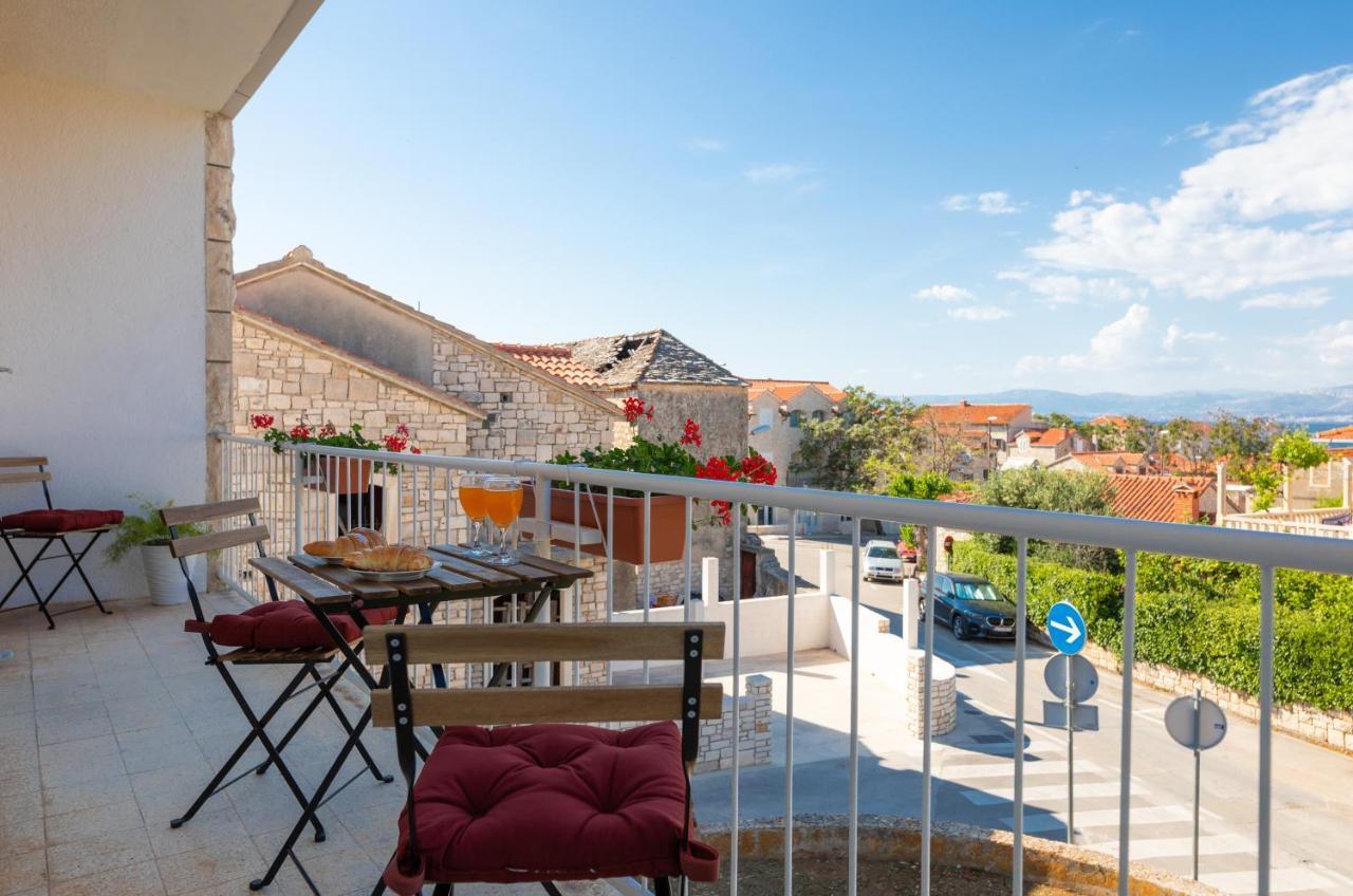 Apartment Nona - Center, 150 Meters From The Beach Supetar Exterior foto